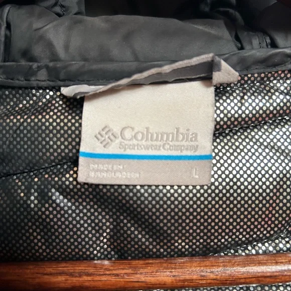 Columbia Women's Black Quilted Puffer Jacket, Size L pre owned - Picture 14 of 17